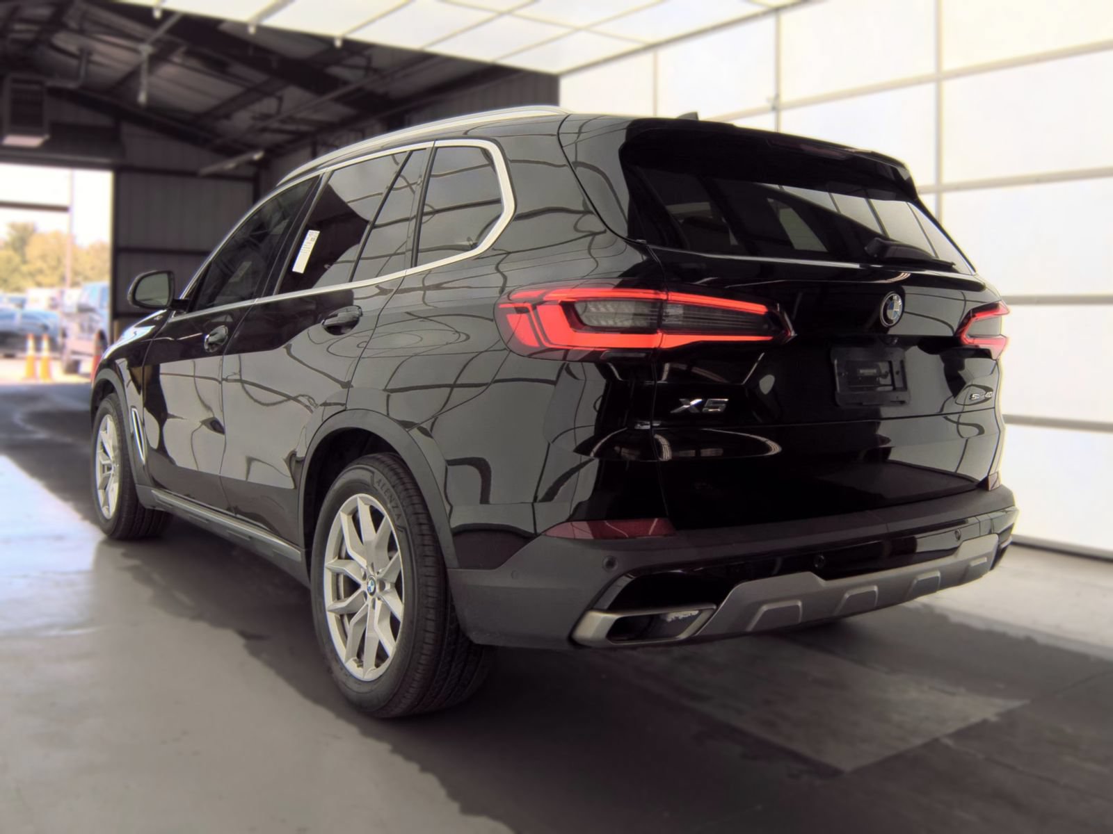 Used 2020 BMW X5 sDrive40i w/ Parking Assistance Package RWD image 6