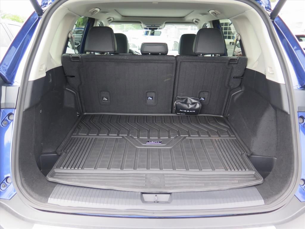 Used 2022 Nissan Rogue SL w/ SL Premium Package FWD image 17