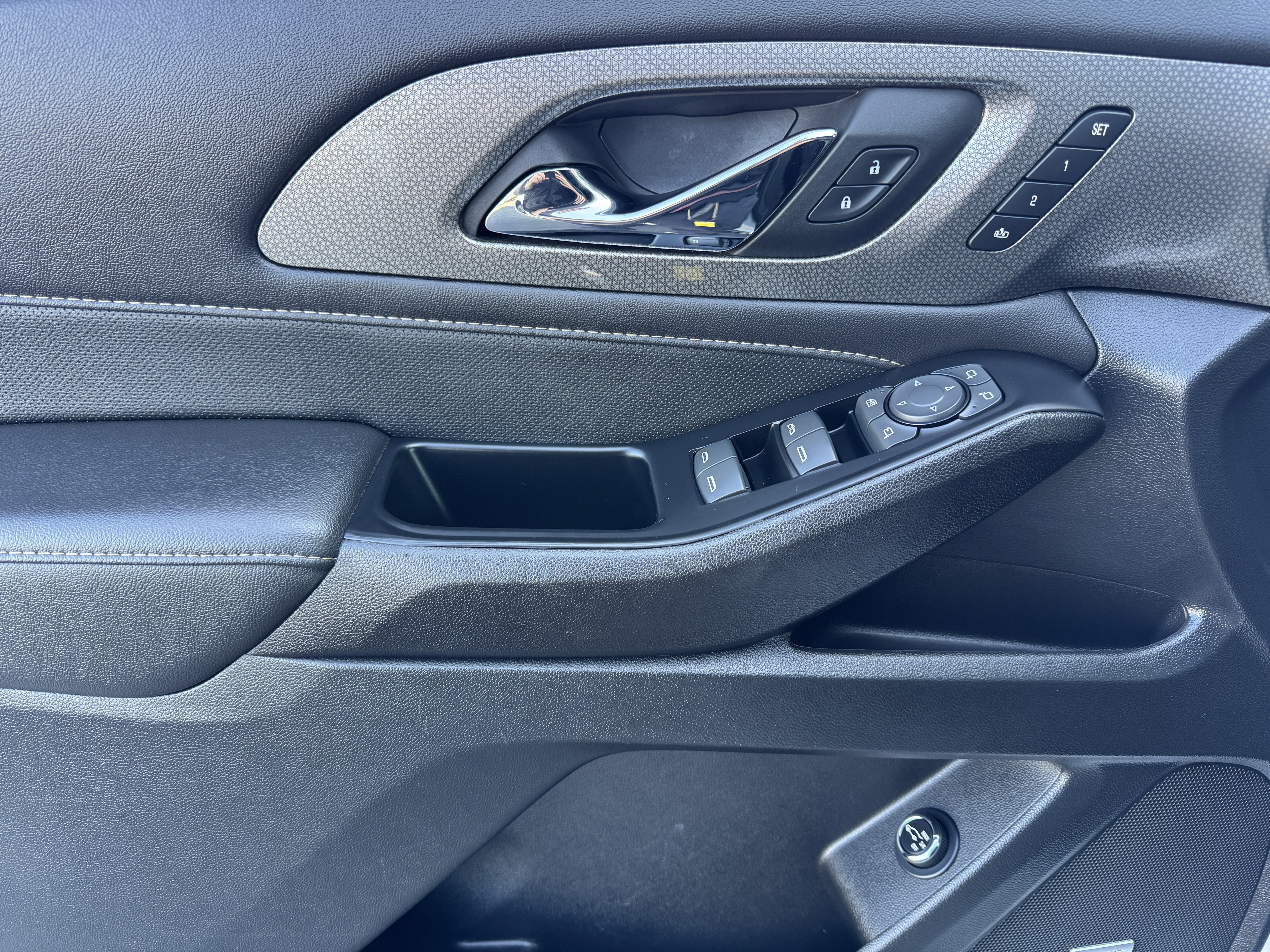 Certified 2023 Chevrolet Traverse Premier w/ LPO, Floor Liner Package image 10