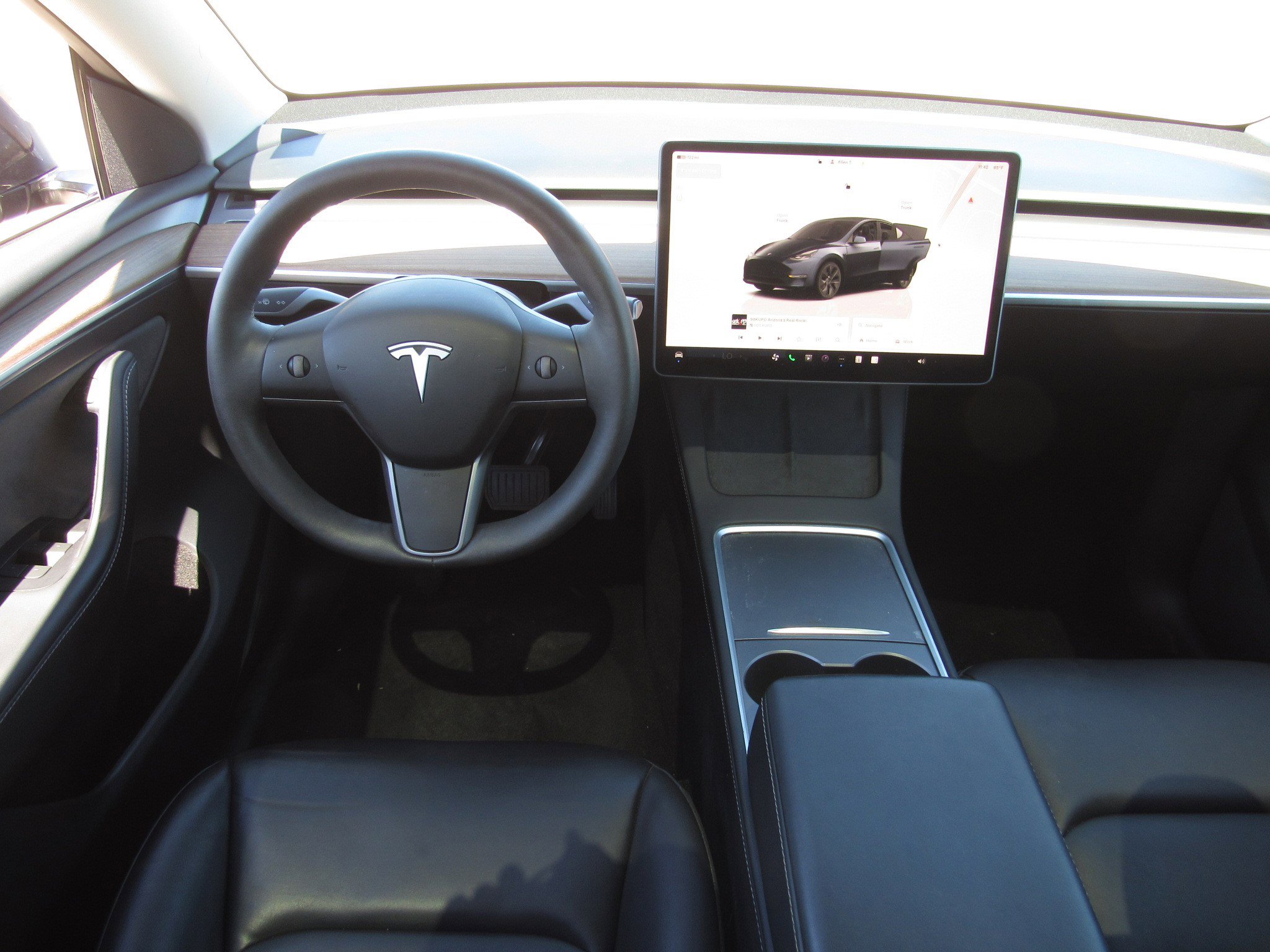 Used 2024 Tesla Model Y 2WD image 18