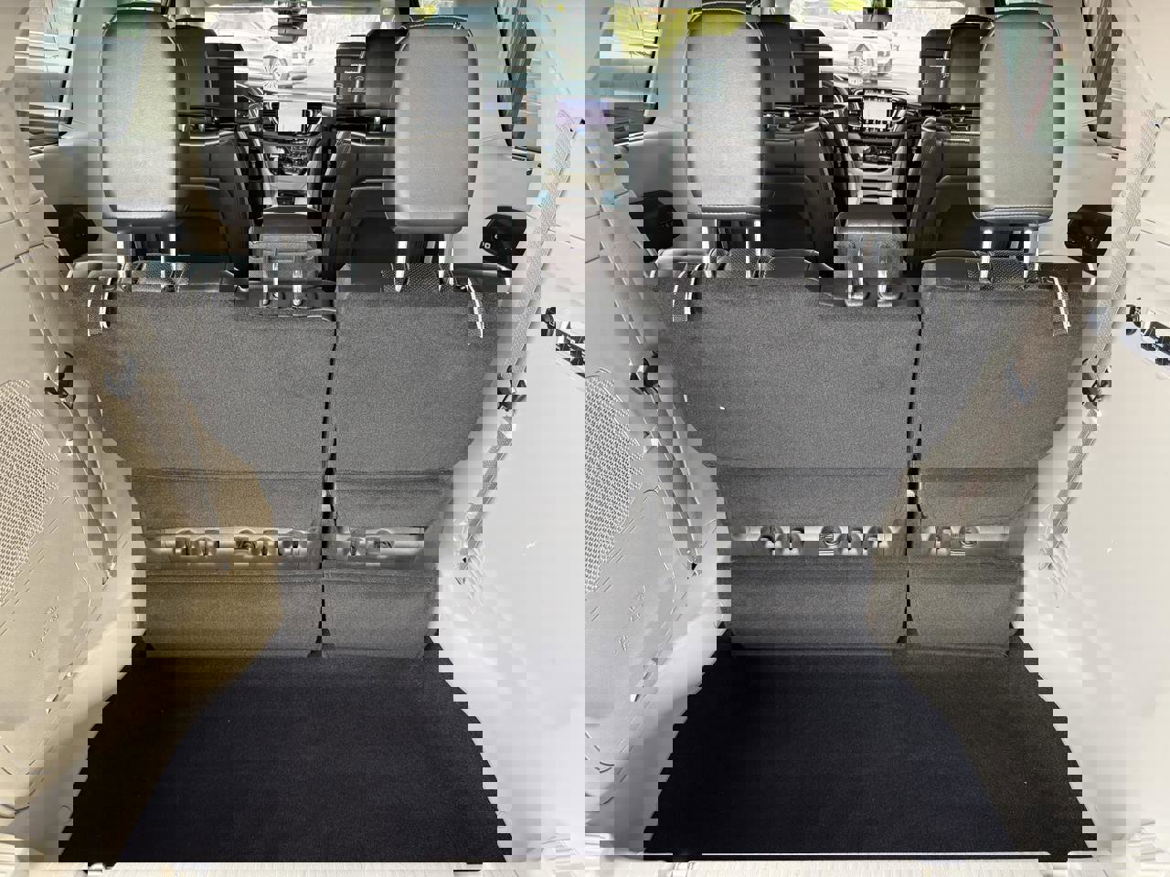 Used 2022 Chrysler Pacifica Limited w/ Uconnect Theater Family Group image 51