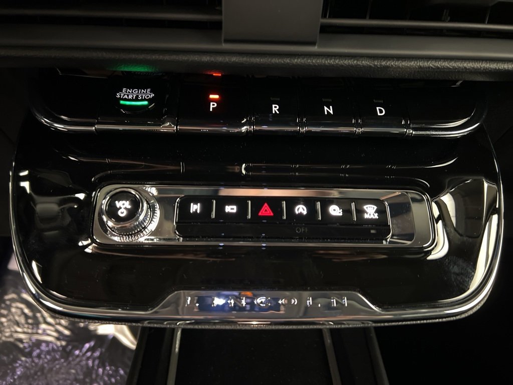 Used 2025 Lincoln Corsair Reserve w/ Jet Appearance Package image 13