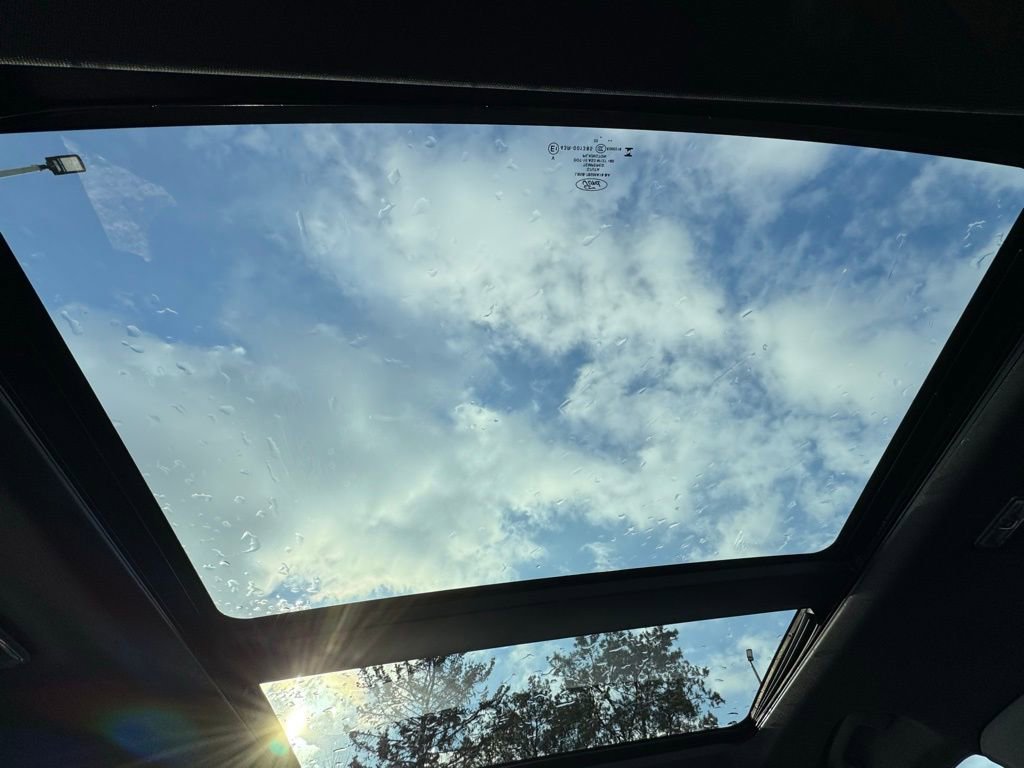 Used 2024 Ford Explorer ST w/ Technology Package image 28