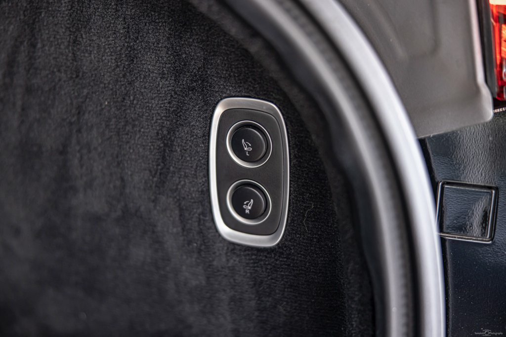 Used 2021 Aston Martin DBX AWD/4WD image 18