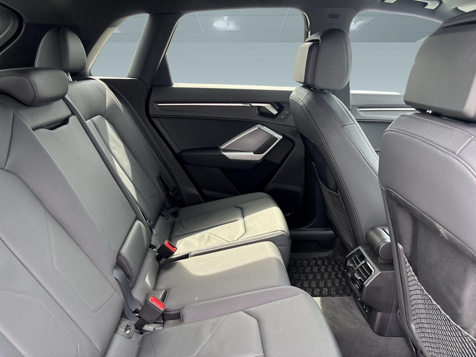 Certified 2025 Audi Q3 2.0T Premium AWD/4WD image 30
