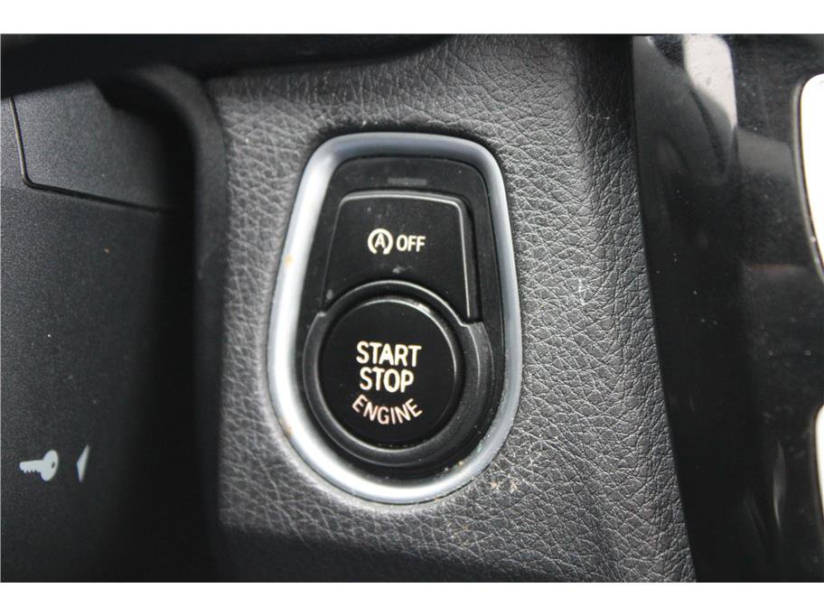 Used 2018 BMW 330i xDrive Sedan image 25