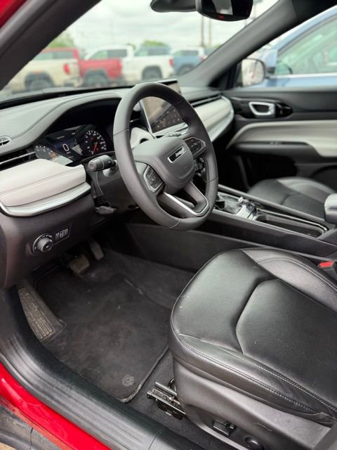 Used 2025 Jeep Compass Limited AWD/4WD image 8