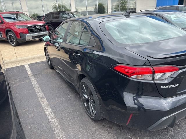Used 2023 Toyota Corolla SE FWD image 5