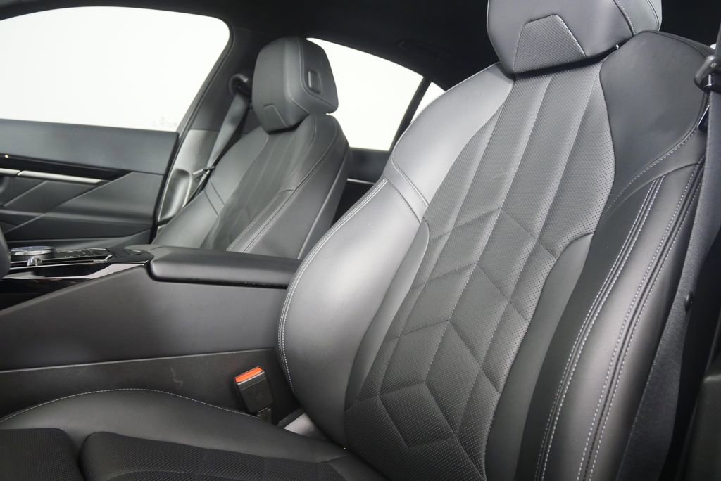 Used 2025 BMW 530i RWD image 9