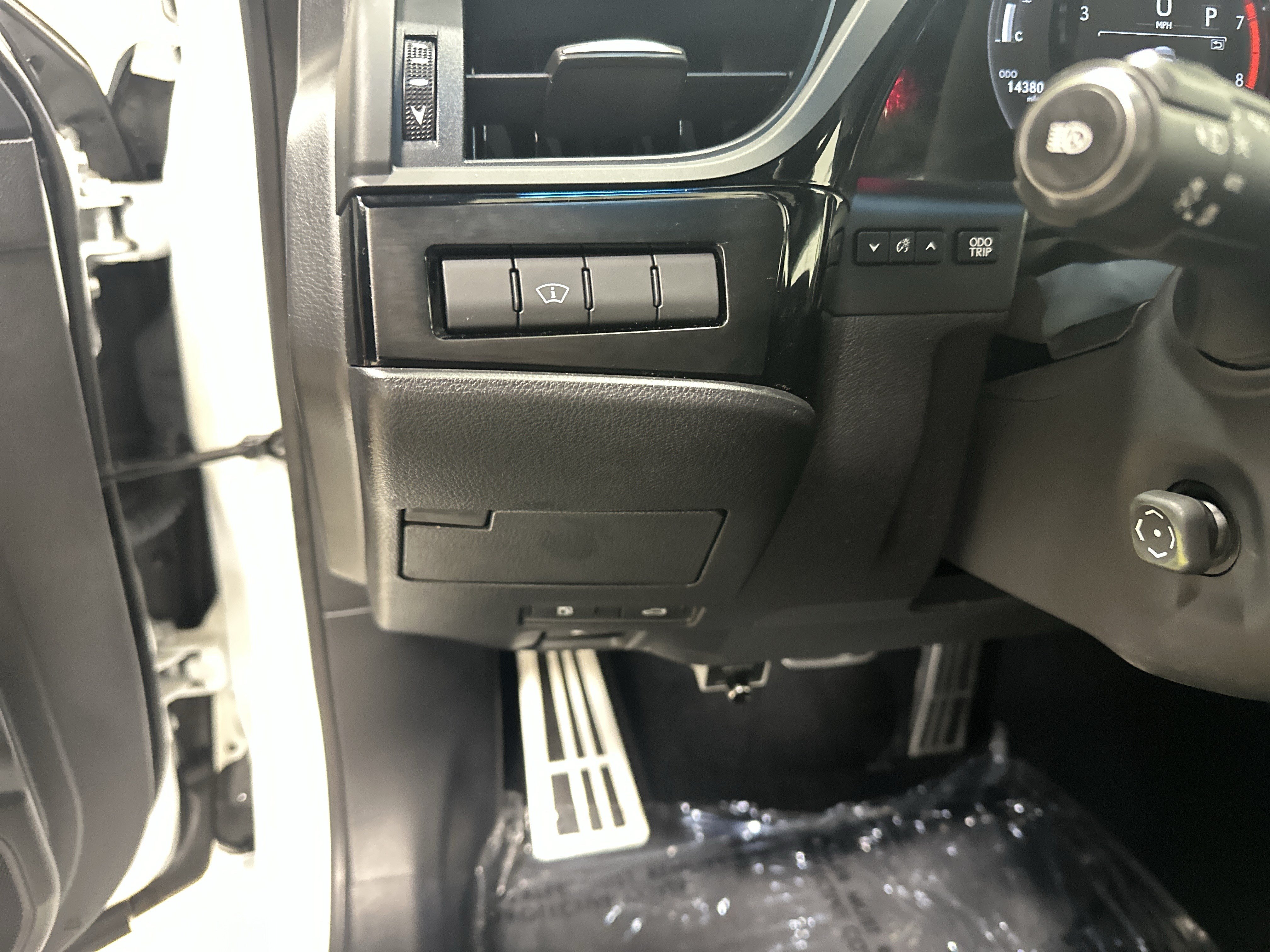 Certified 2022 Lexus ES 350 F Sport w/ Accessory Package FWD image 37