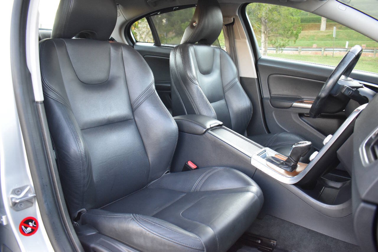 Used 2016 Volvo S60 T5 Inscription Platinum FWD image 16