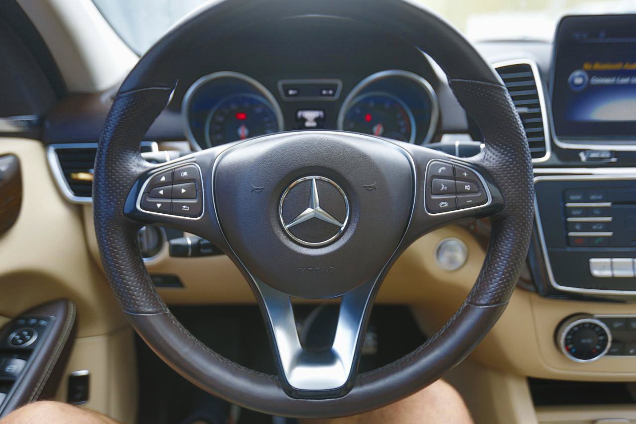 Used 2019 Mercedes-Benz GLE 400 4MATIC w/ Premium 1 Package image 6