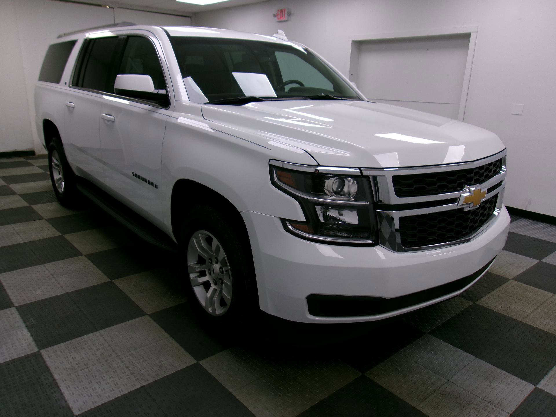 Used 2018 Chevrolet Suburban LT image 16