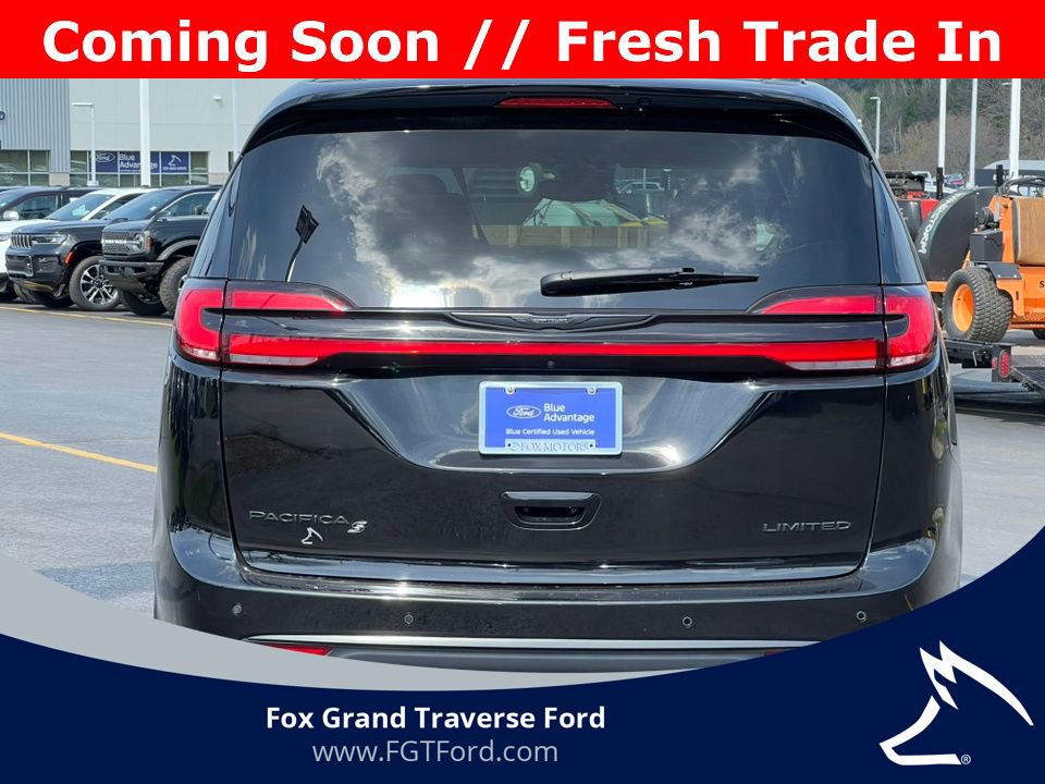 Used 2025 Chrysler Pacifica Limited FWD image 40