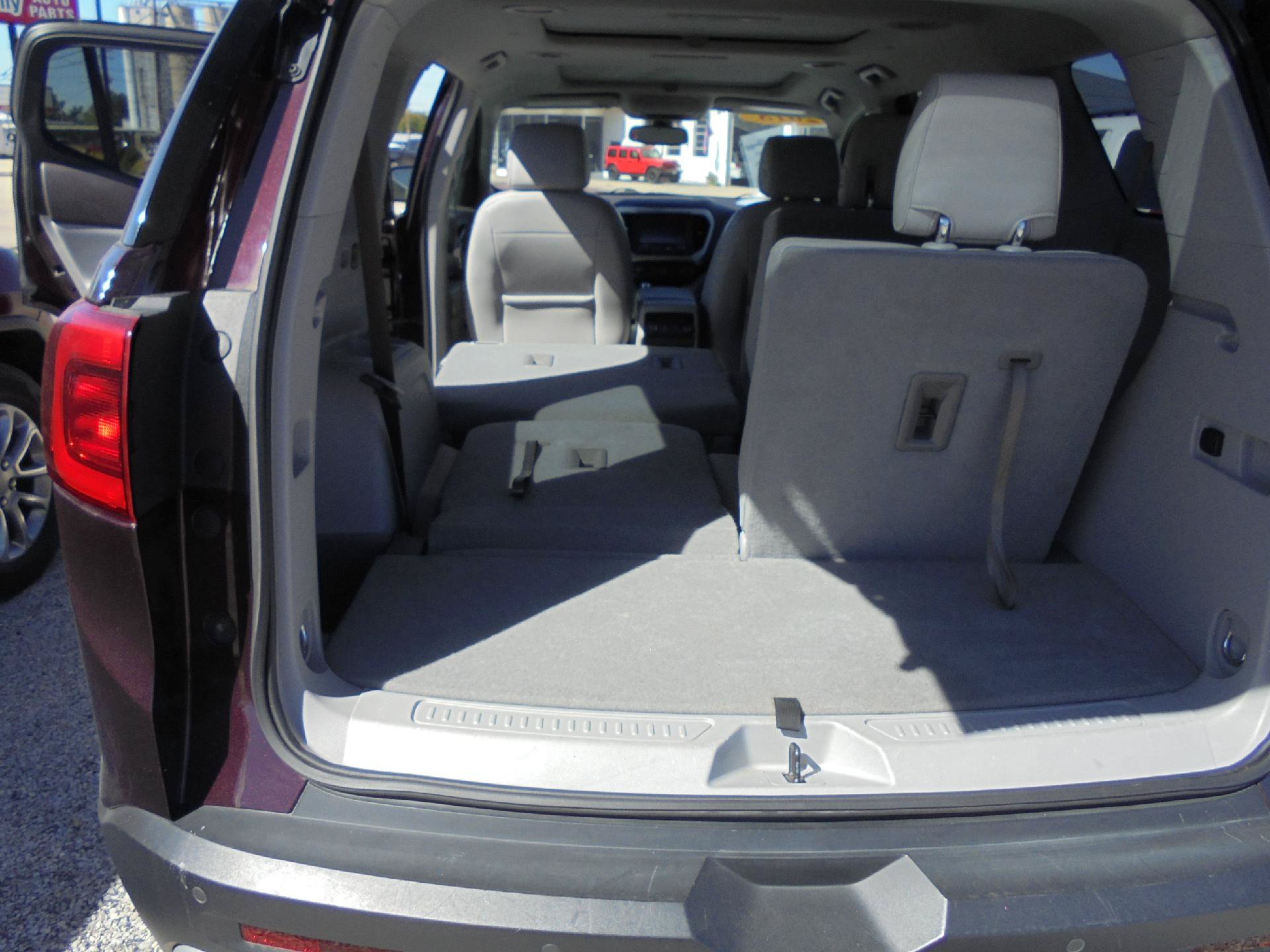 Used 2018 GMC Acadia SLT FWD image 10
