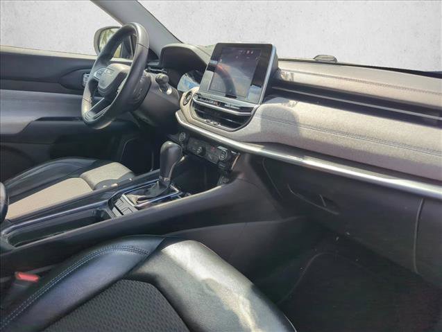 Used 2022 Jeep Compass Latitude image 15