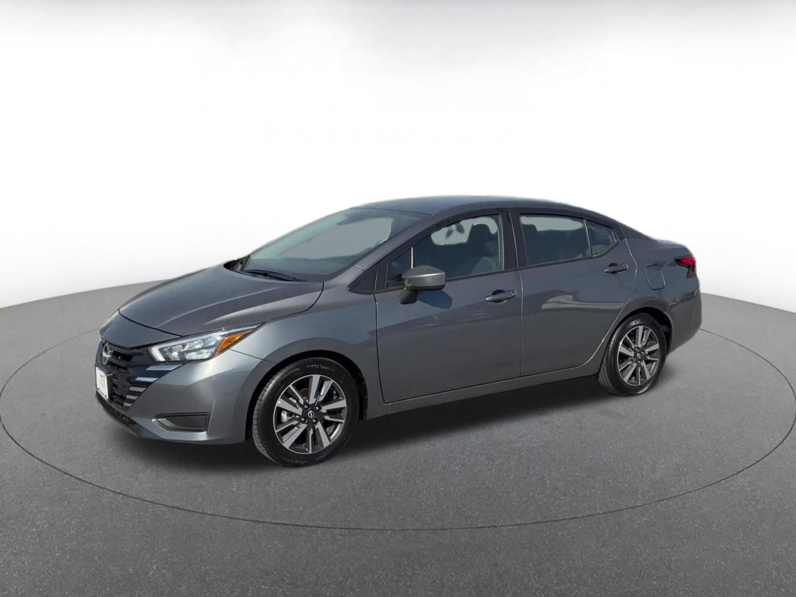 Used 2025 Nissan Versa SV image 8