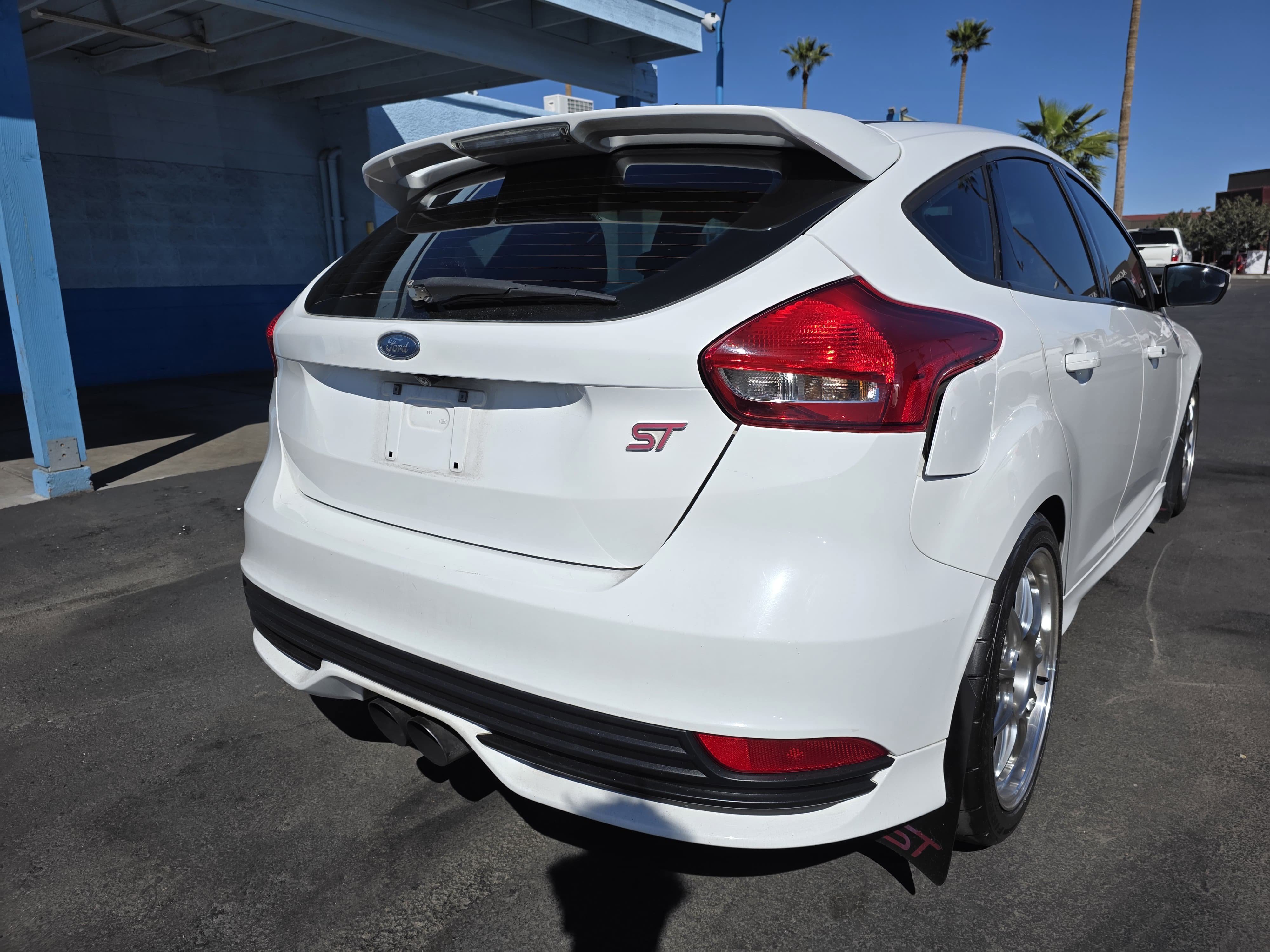 Used 2016 Ford Focus ST FWD image 3