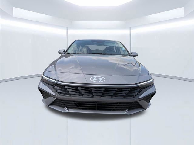 Certified 2026 Hyundai Elantra SE FWD image 9