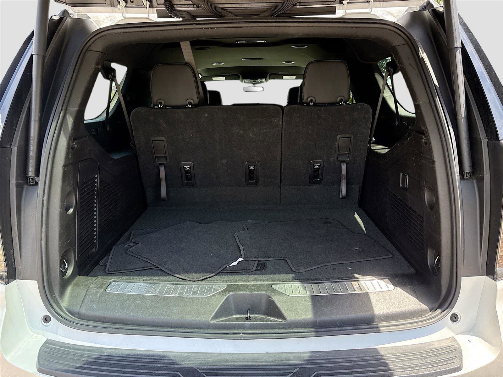 Used 2025 Chevrolet Suburban Z71 AWD/4WD image 27