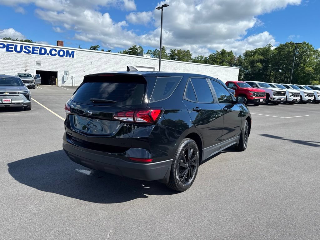Used 2024 Chevrolet Equinox LS w/ Midnight Edition AWD/4WD image 4