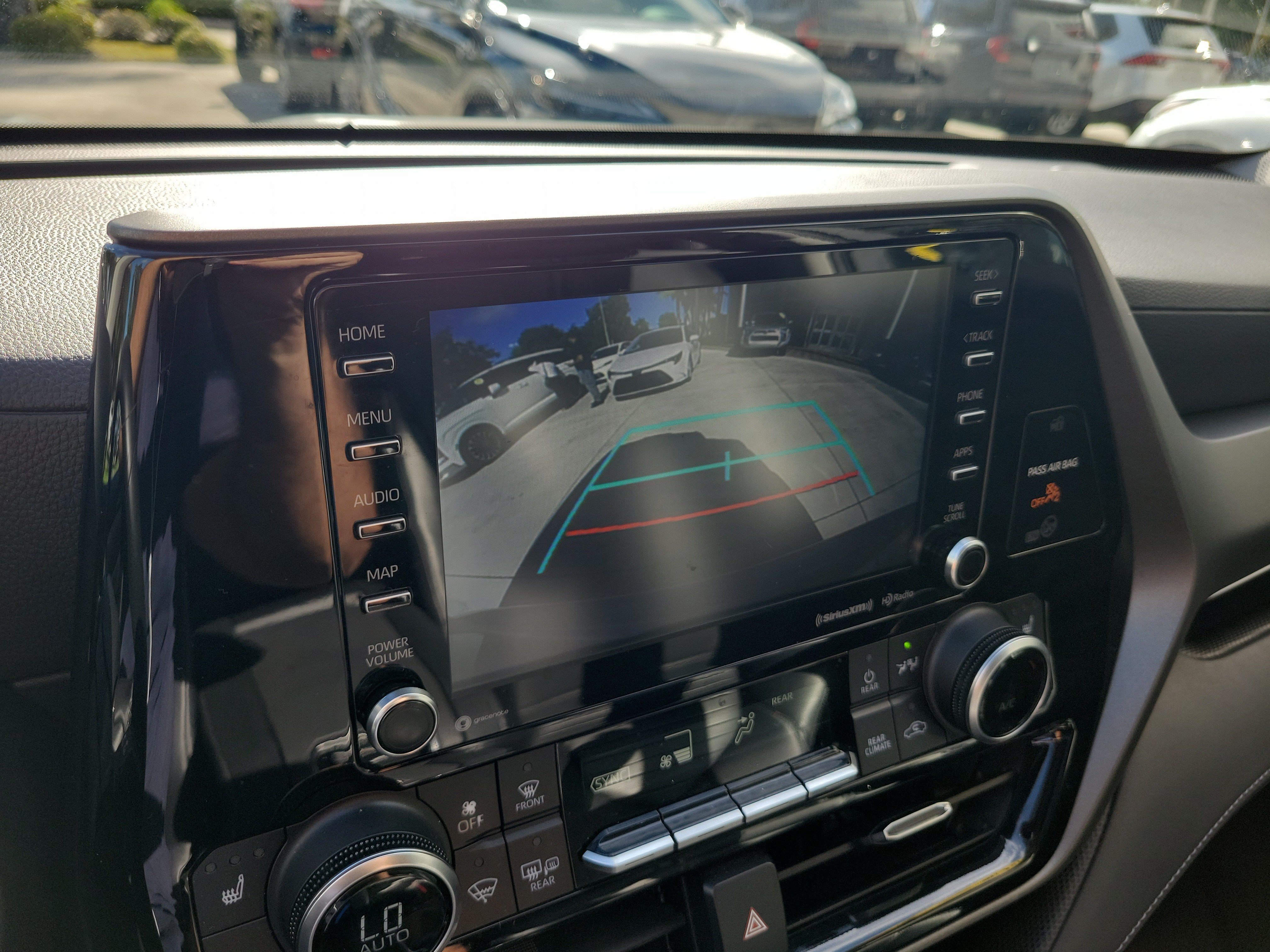 Used 2021 Toyota Highlander XLE AWD/4WD image 35