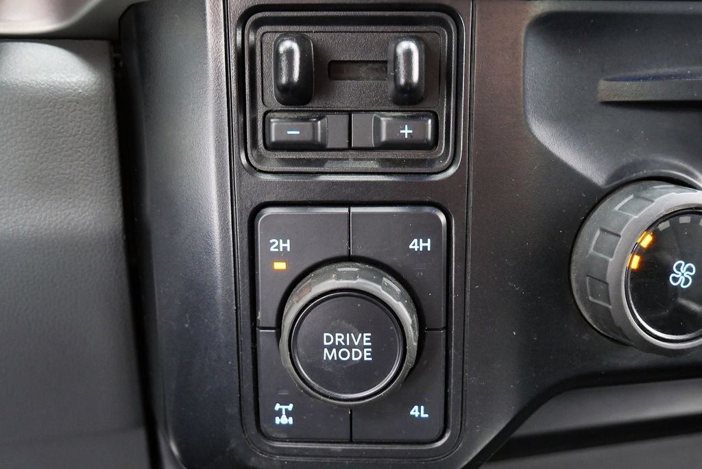 Used 2024 Ford F350 XLT w/ 360-Degree Camera Package AWD/4WD image 28