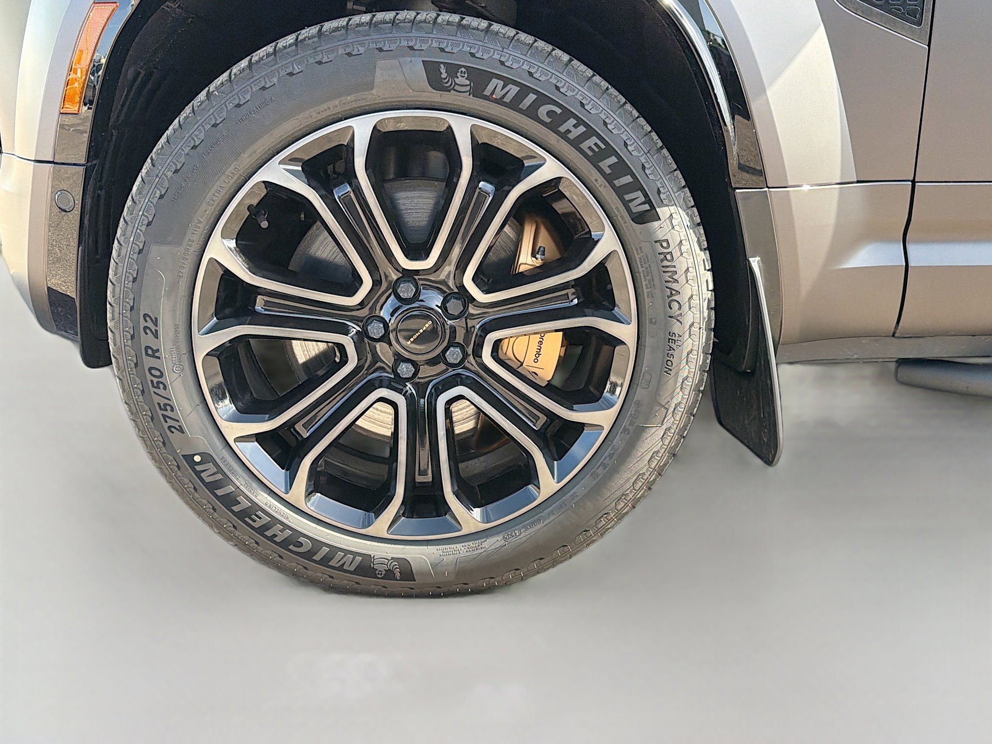 New 2026 Land Rover Defender 110 OCTA image 40