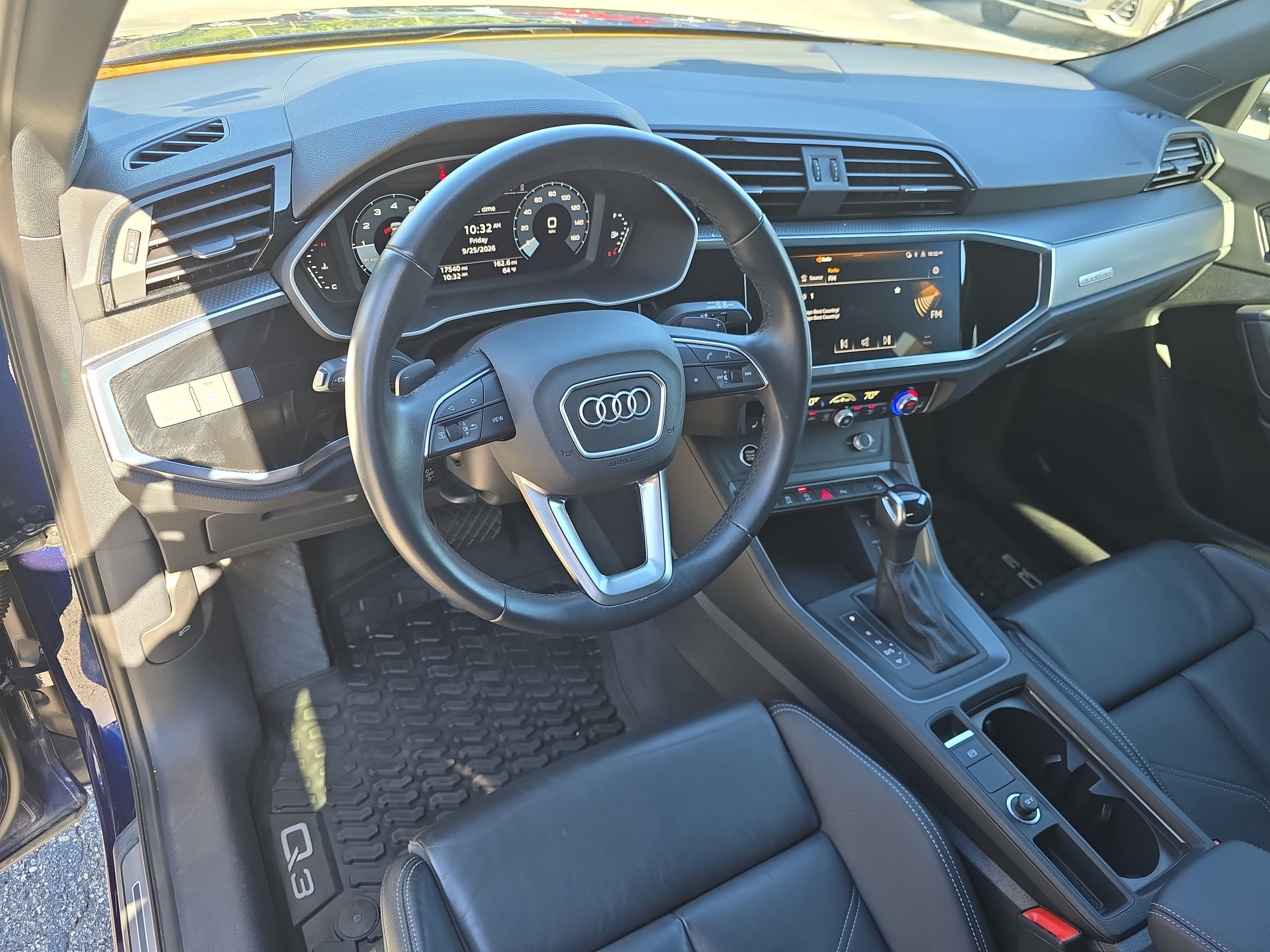 Used 2023 Audi Q3 2.0T Premium w/ Black Optic Sport Package AWD/4WD image 16
