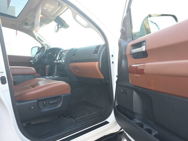 Used 2020 Toyota Sequoia Platinum AWD/4WD image 16
