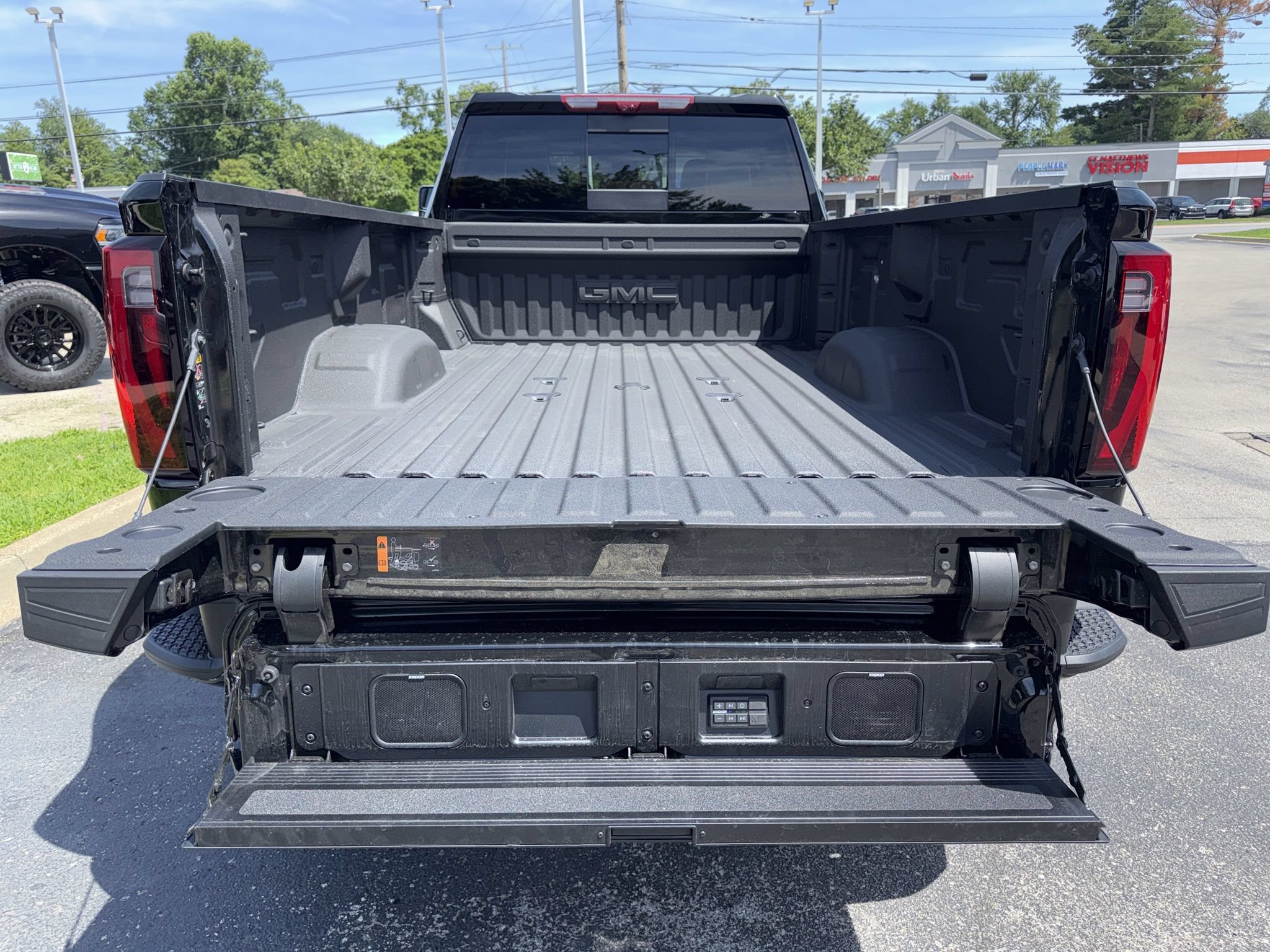Used 2026 GMC Sierra 3500 Denali Ultimate AWD/4WD image 12