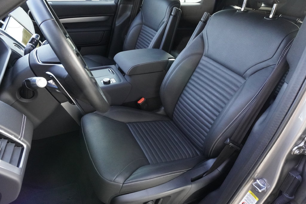 Used 2021 Land Rover Discovery S R-Dynamic AWD/4WD image 19