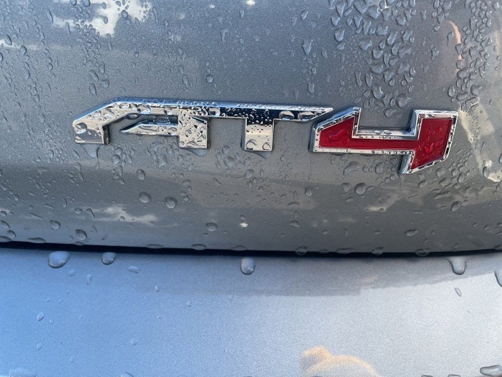 Used 2024 GMC Terrain AT4 w/ Infotainment Package II image 9