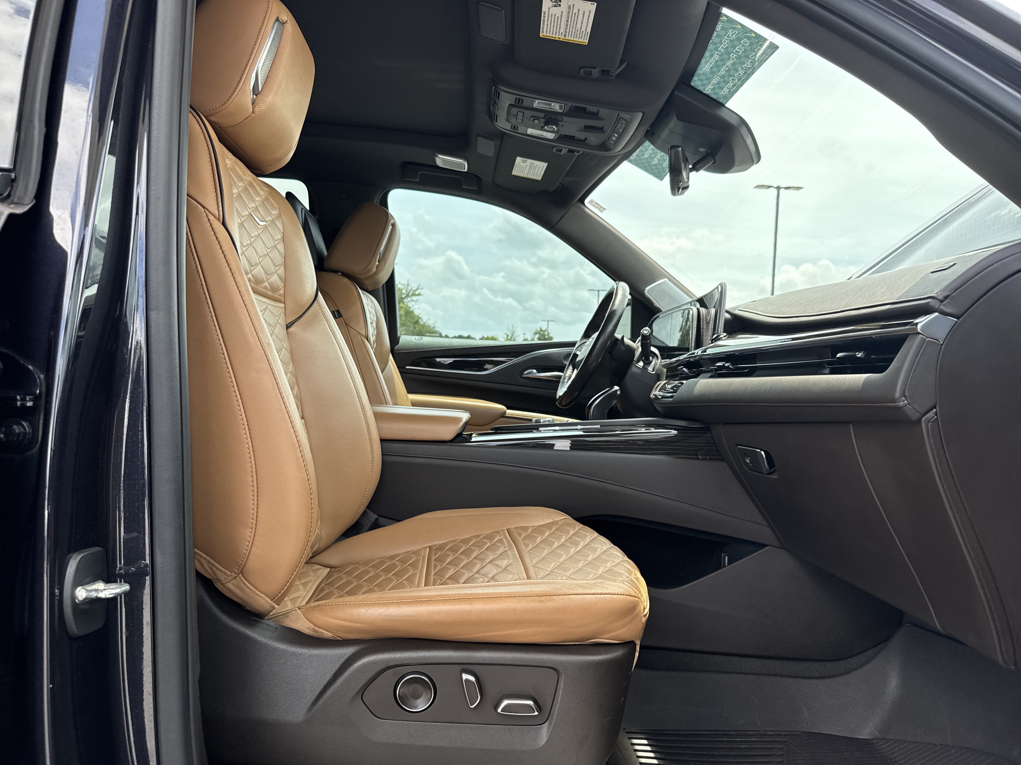 Used 2022 Cadillac Escalade Sport w/ Touring Package AWD/4WD image 36