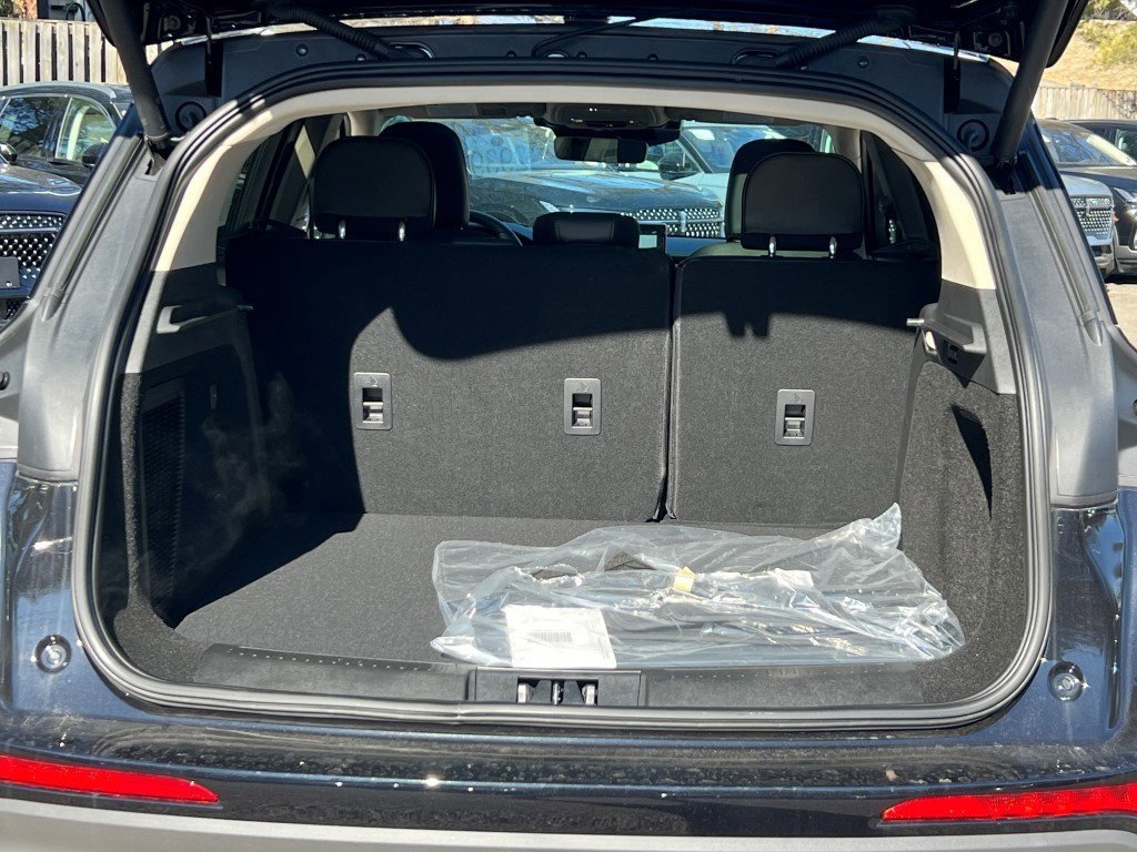 New 2026 Lincoln Corsair Premiere AWD/4WD image 12