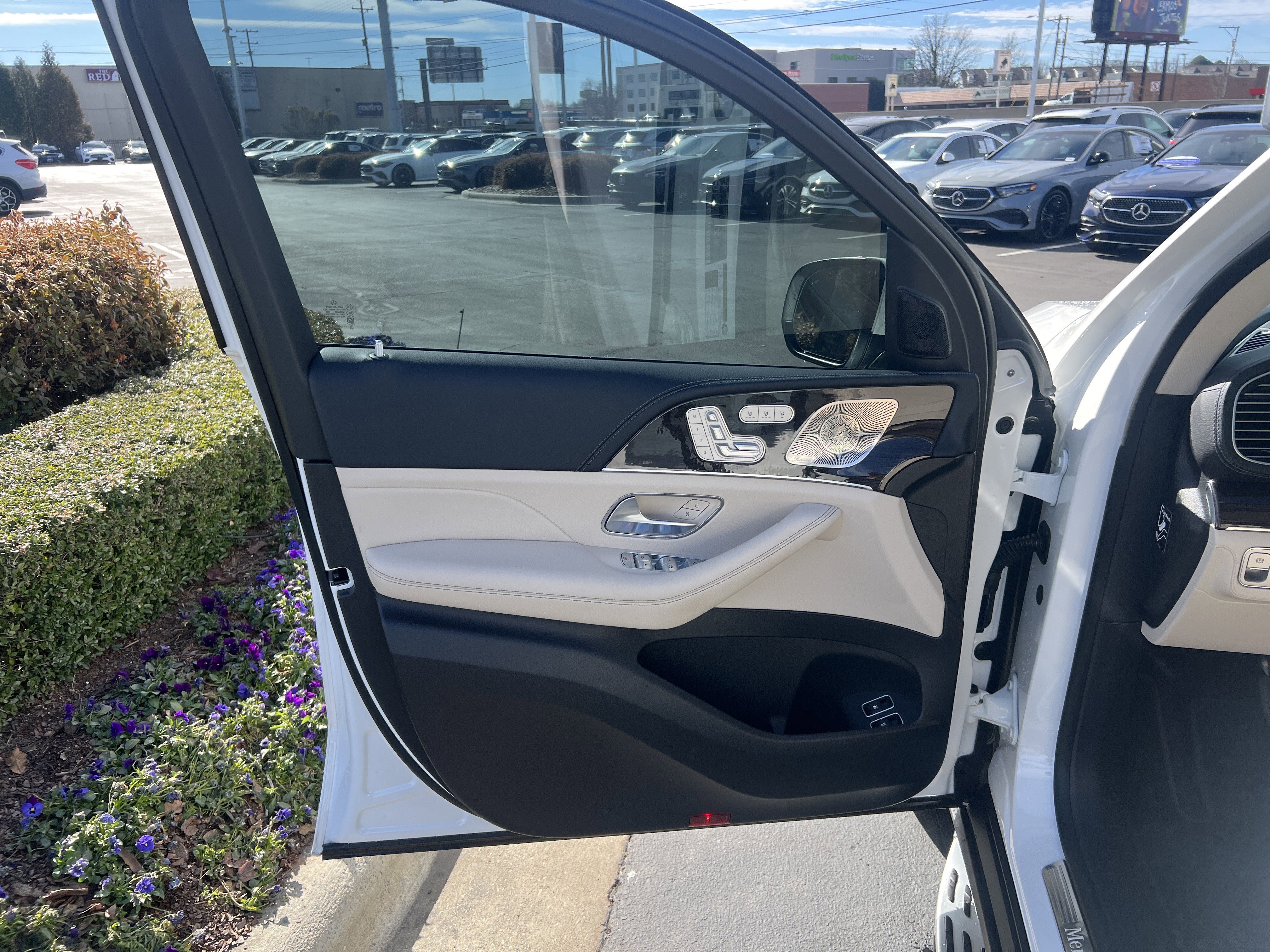 Certified 2024 Mercedes-Benz GLE 450e 4MATIC image 14