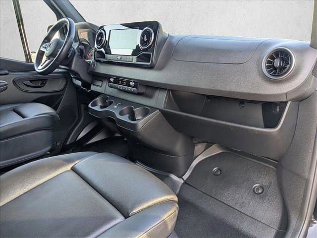 Used 2022 Mercedes-Benz Sprinter 2500 image 19