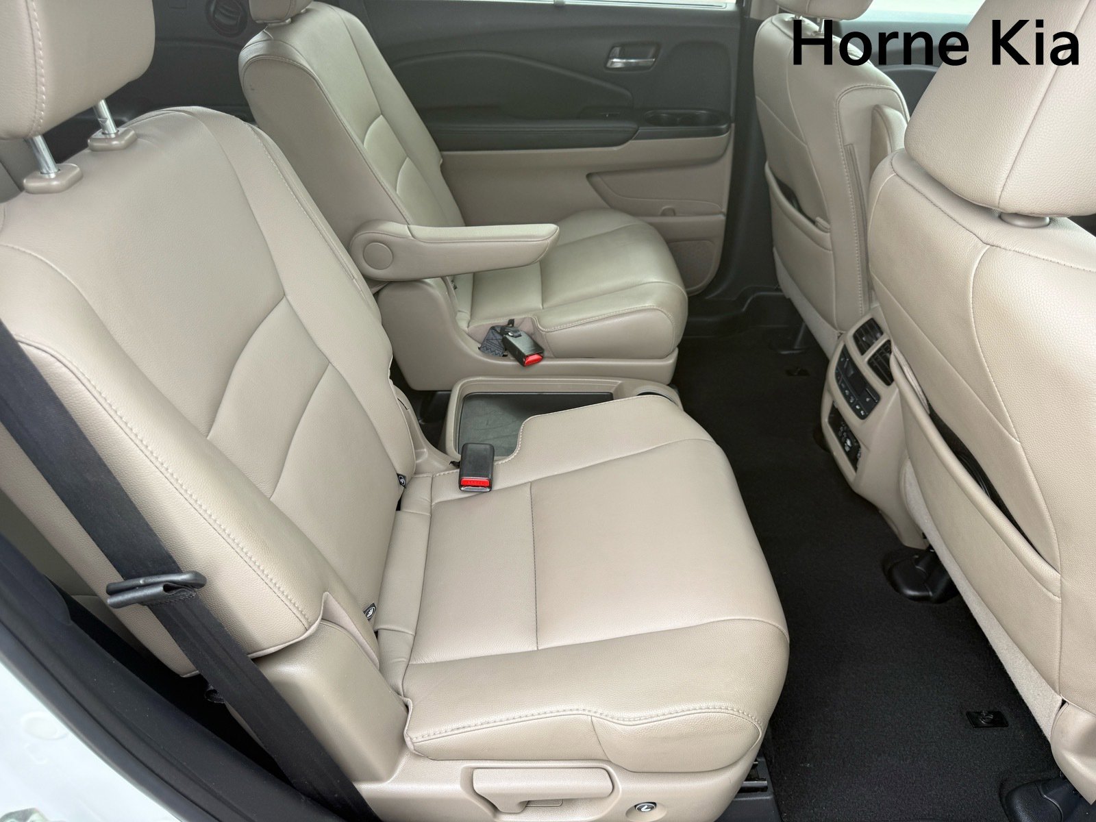 Used 2020 Honda Pilot Touring image 29