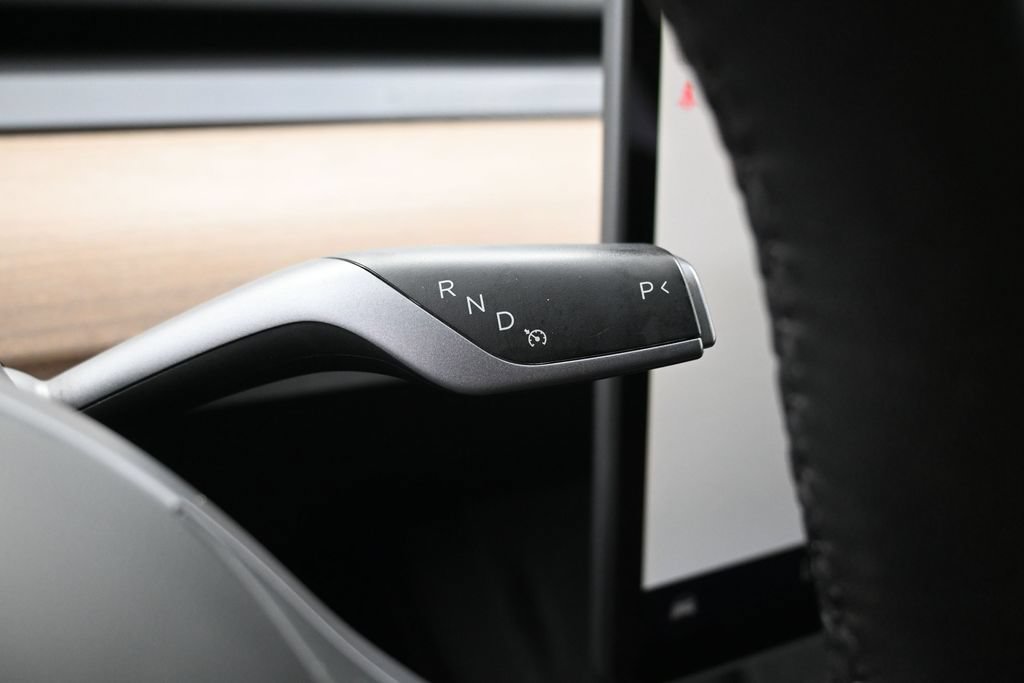 Used 2024 Tesla Model Y 2WD image 8