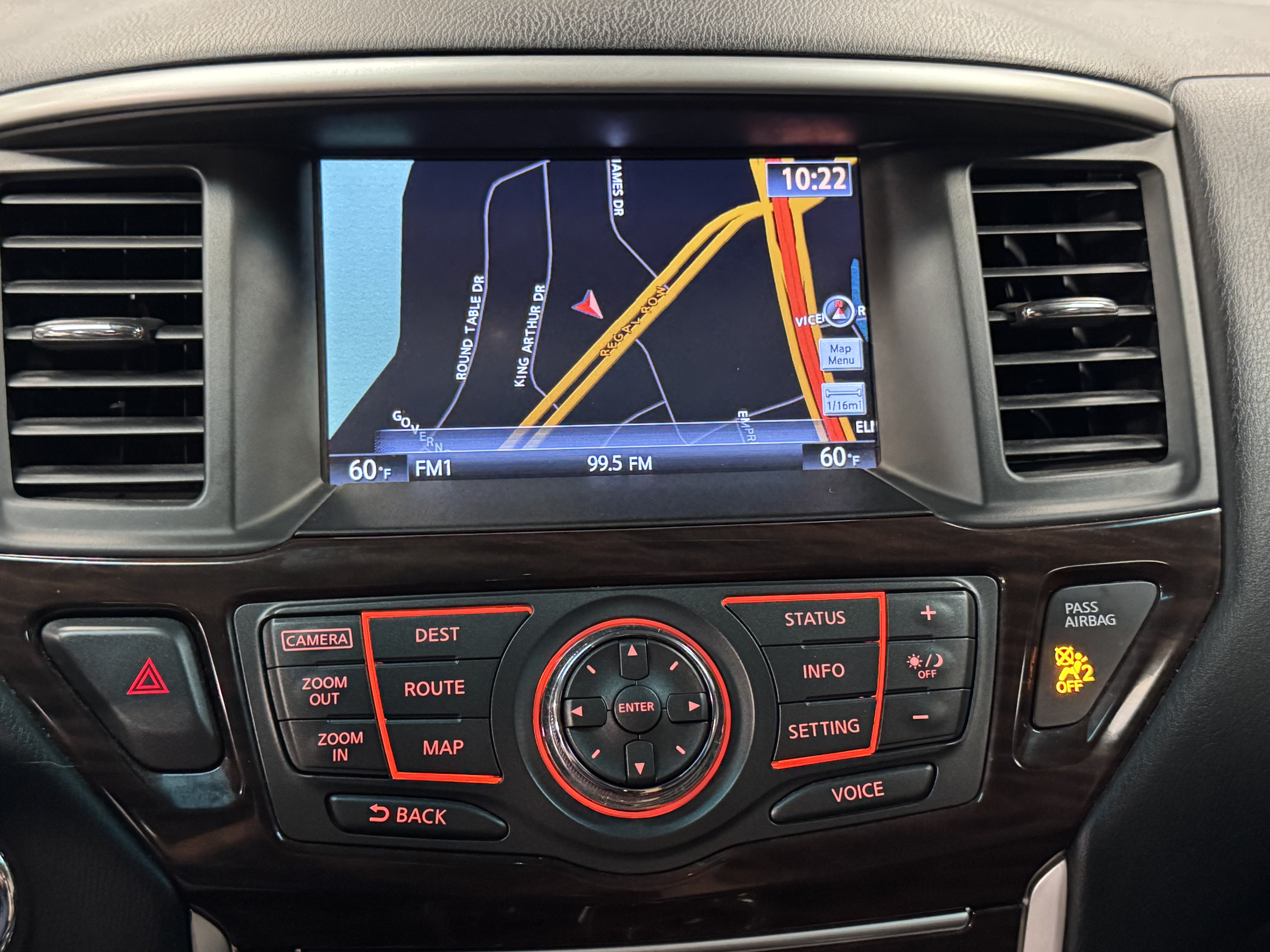 Used 2014 Nissan Pathfinder Platinum w/ Platinum Premium Package FWD image 11