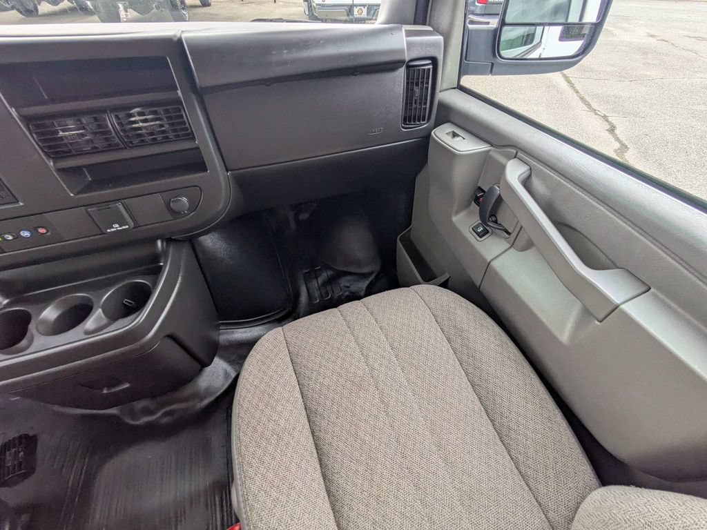 Used 2023 GMC Savana 3500 LS RWD image 15