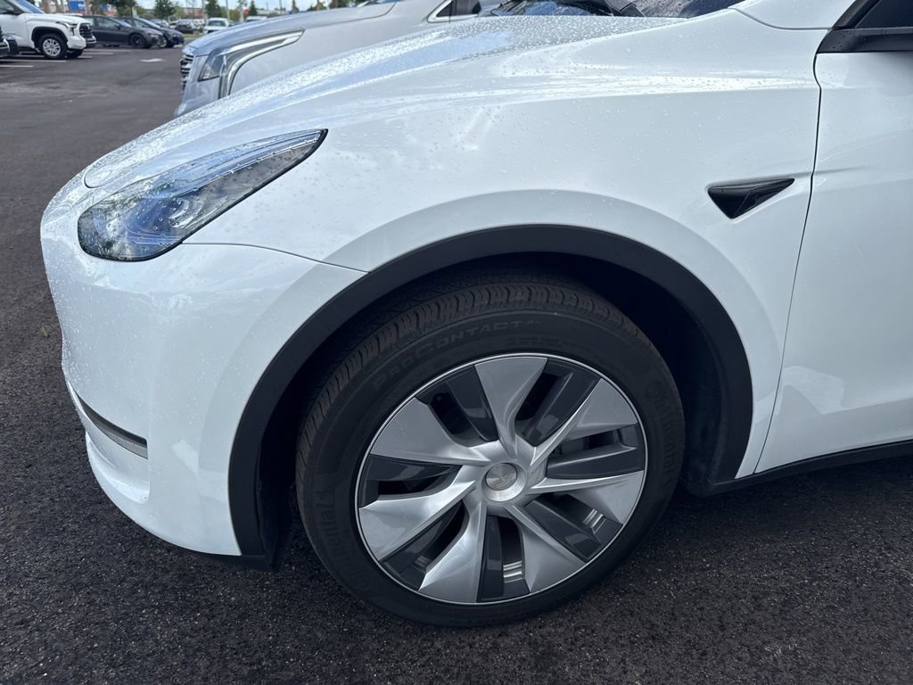Used 2023 Tesla Model Y Long Range image 9