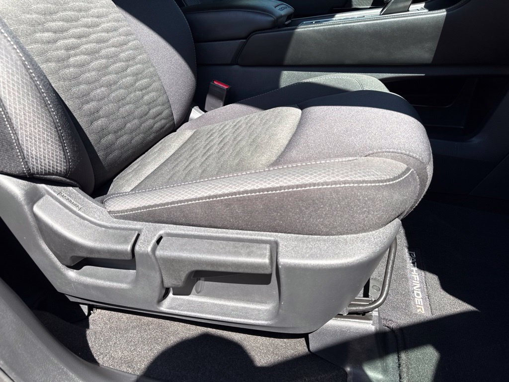 Certified 2025 Nissan Pathfinder SV FWD image 43