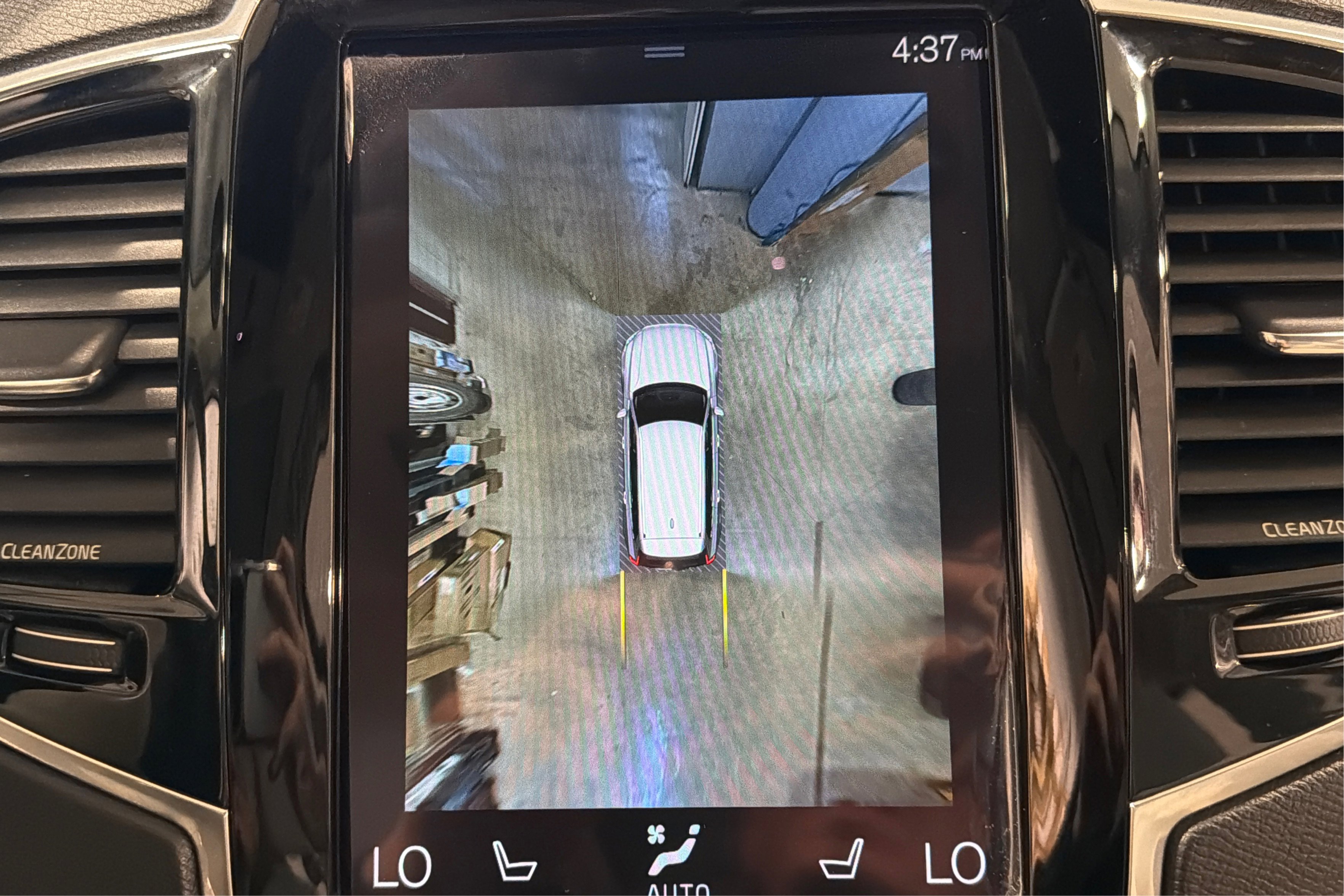 Used 2016 Volvo XC90 T6 Momentum w/ Momentum Plus Package AWD/4WD image 30