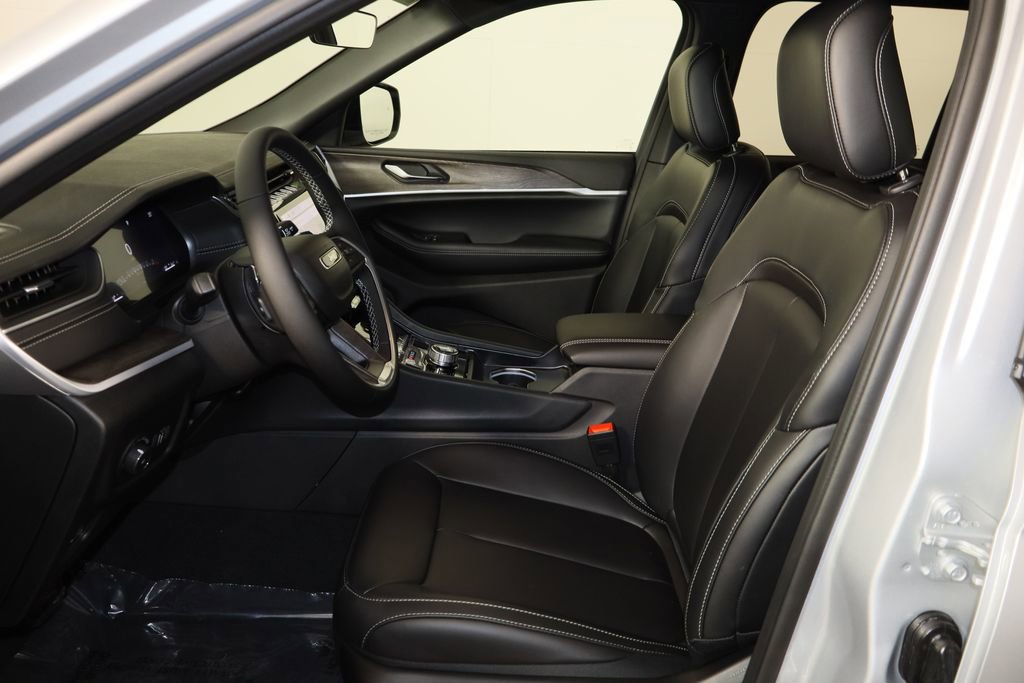 New 2025 Jeep Grand Cherokee Limited image 15