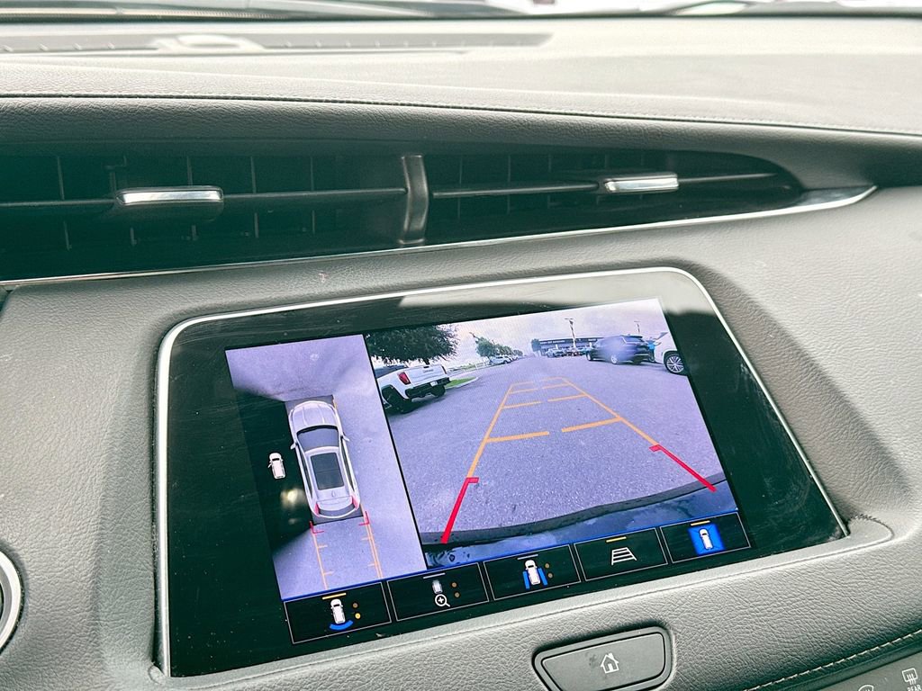 Used 2023 Cadillac XT4 Premium Luxury w/ Technology Package FWD image 17