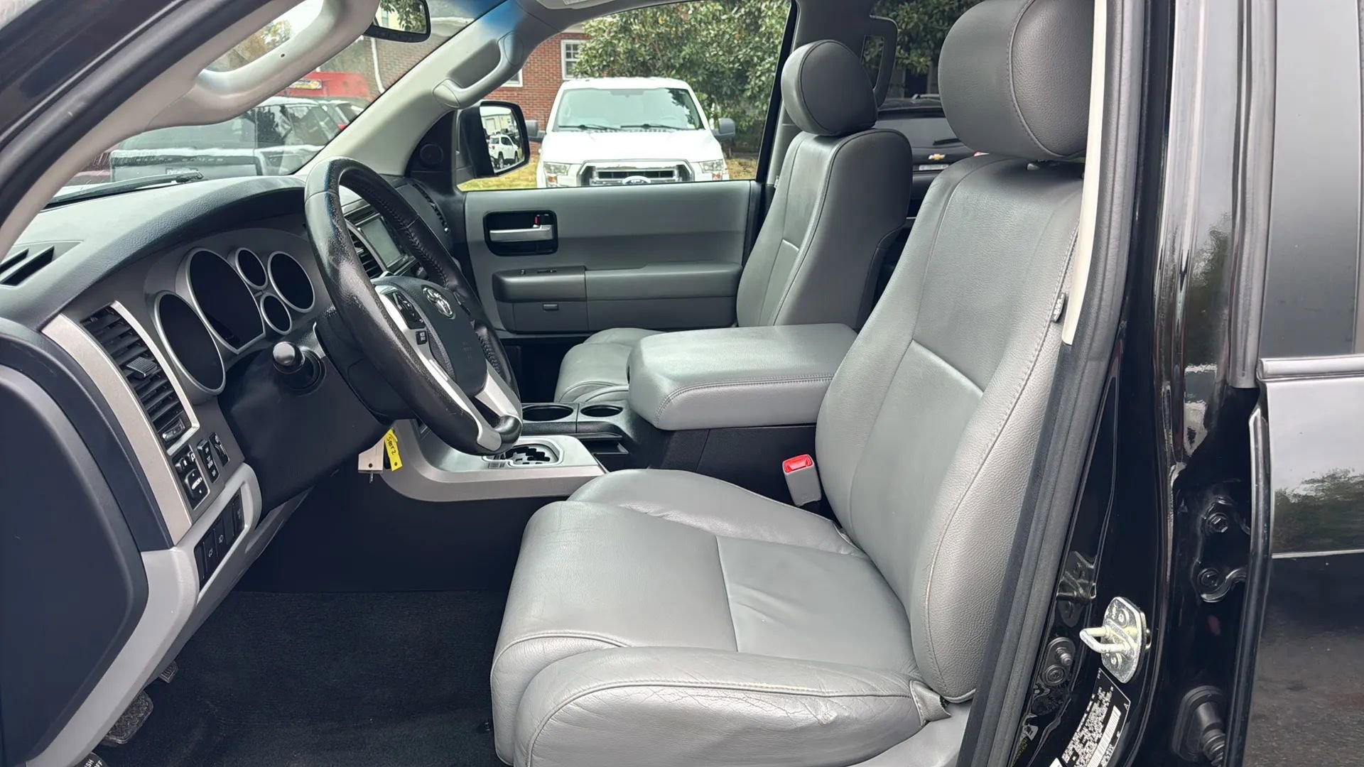 Used 2014 Toyota Sequoia Limited image 10