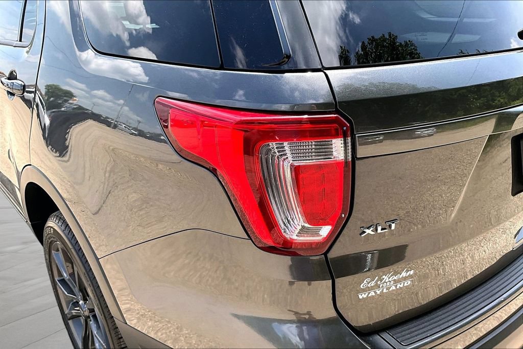 Used 2018 Ford Explorer XLT w/ XLT Appearance Package AWD/4WD image 30