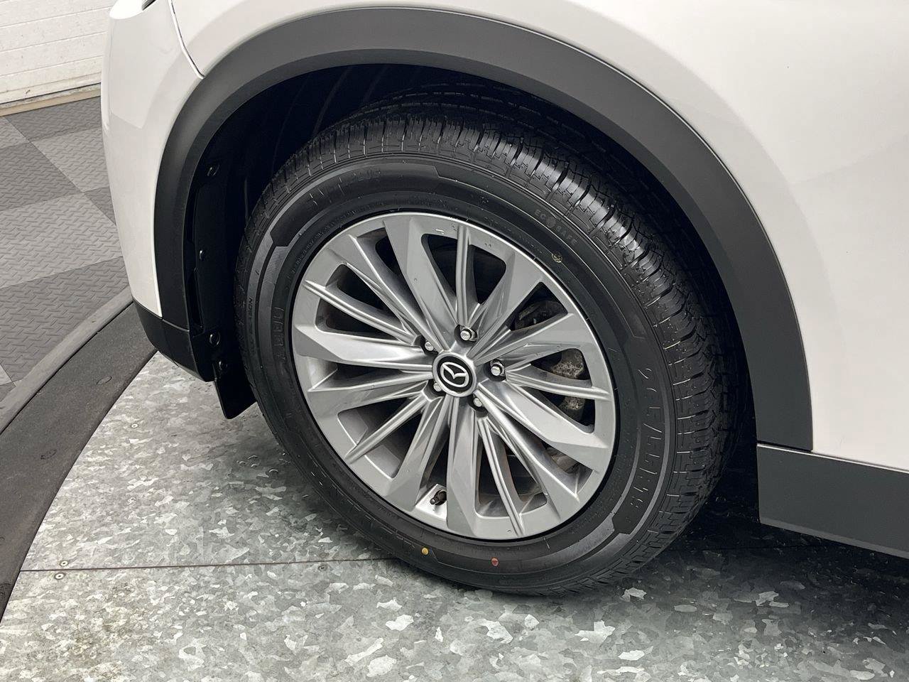Certified 2024 MAZDA CX-90 3.3 Turbo w/ Preferred Plus AWD/4WD image 33
