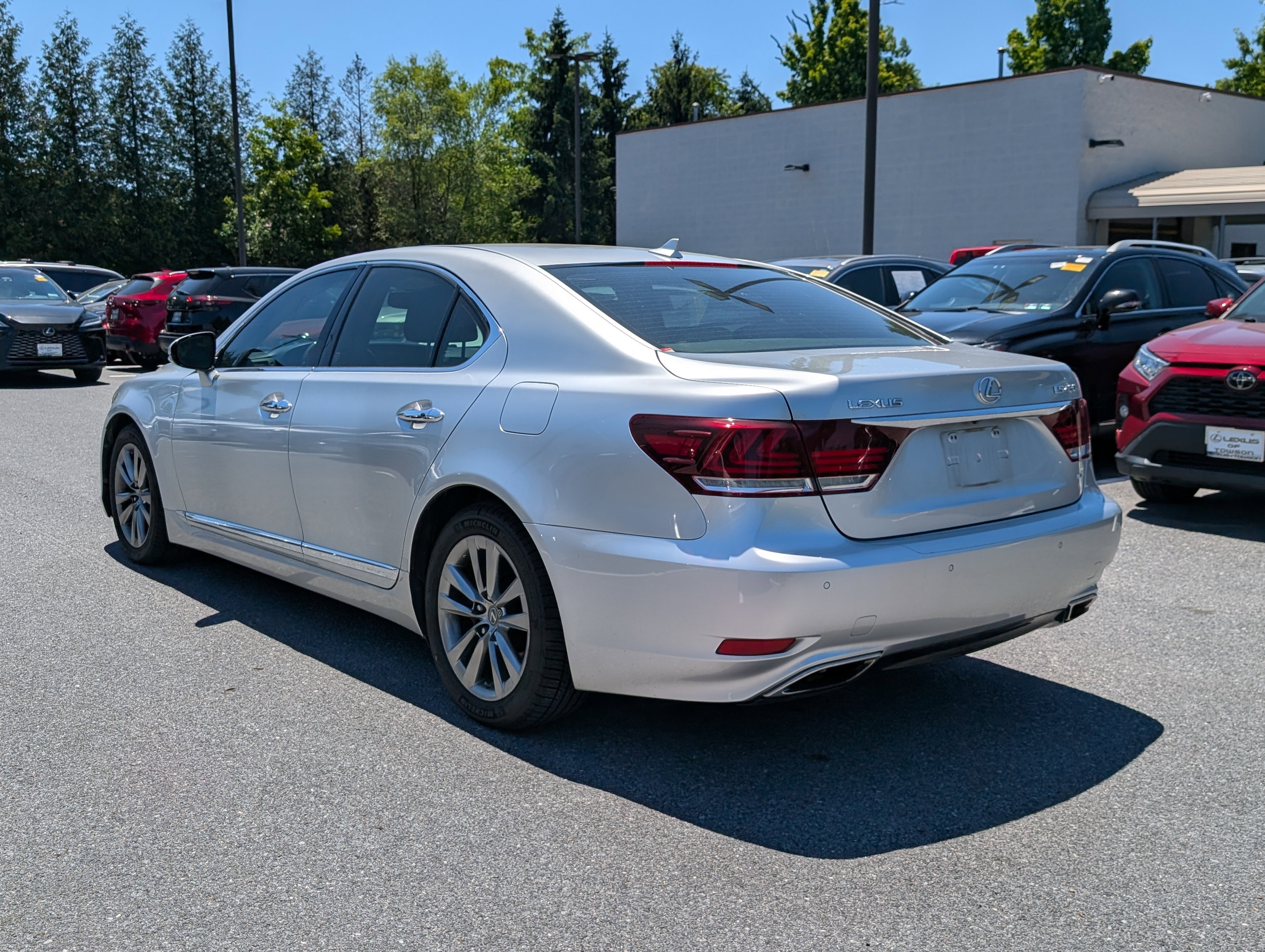 Used 2013 Lexus LS 460 AWD w/ Comfort Pkg image 5